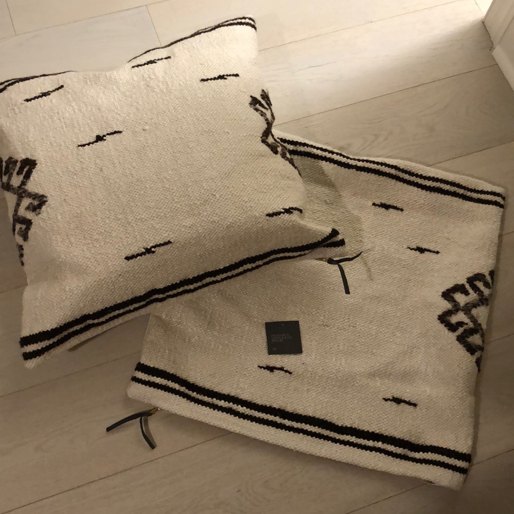 NWOT Set of 2 Restoration Hardware Pillow Covers Hand-Spun Linen & Jute